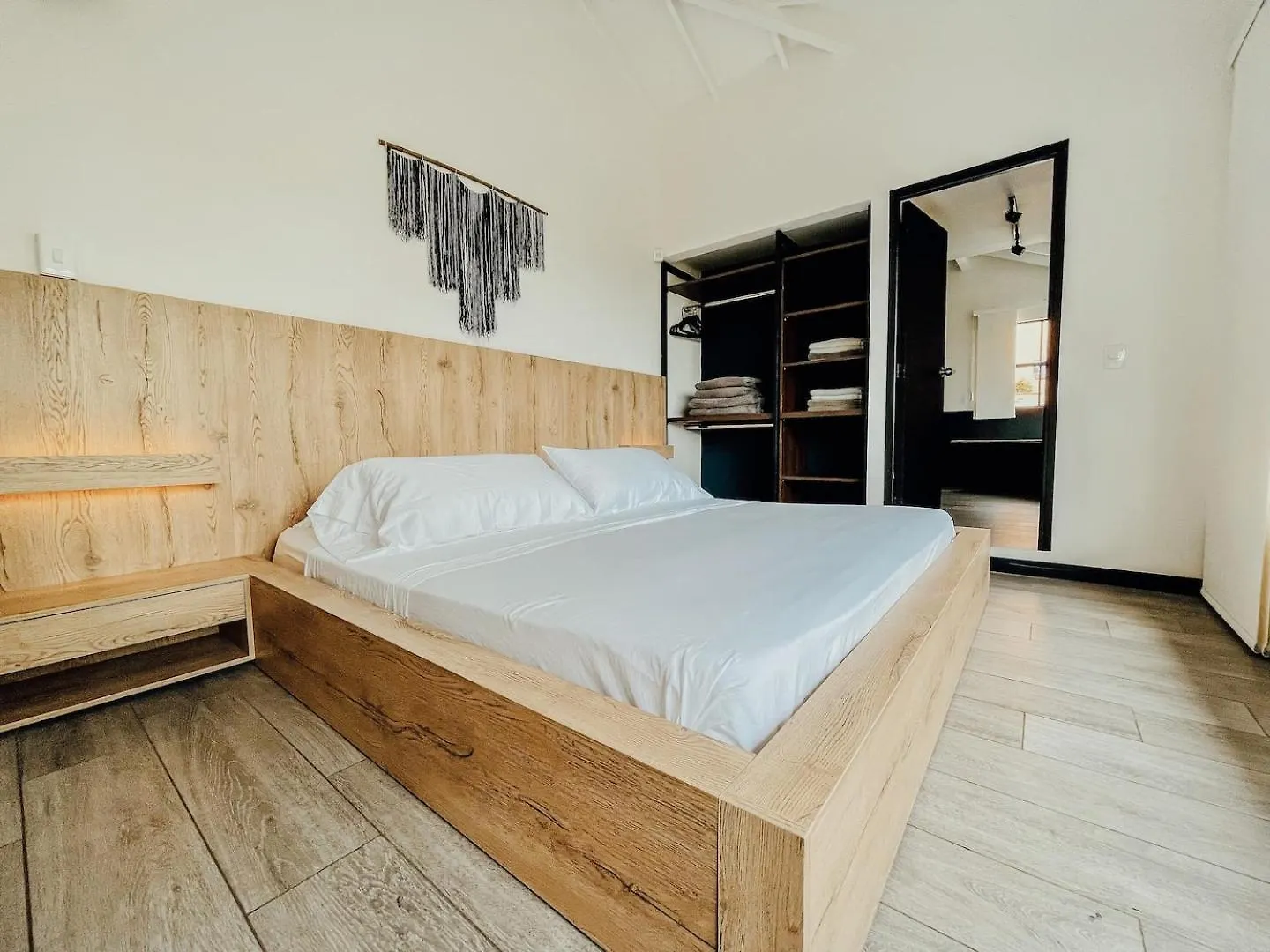 Apartment Japandi Style House 3 Bedroom & Bathtub Medellin