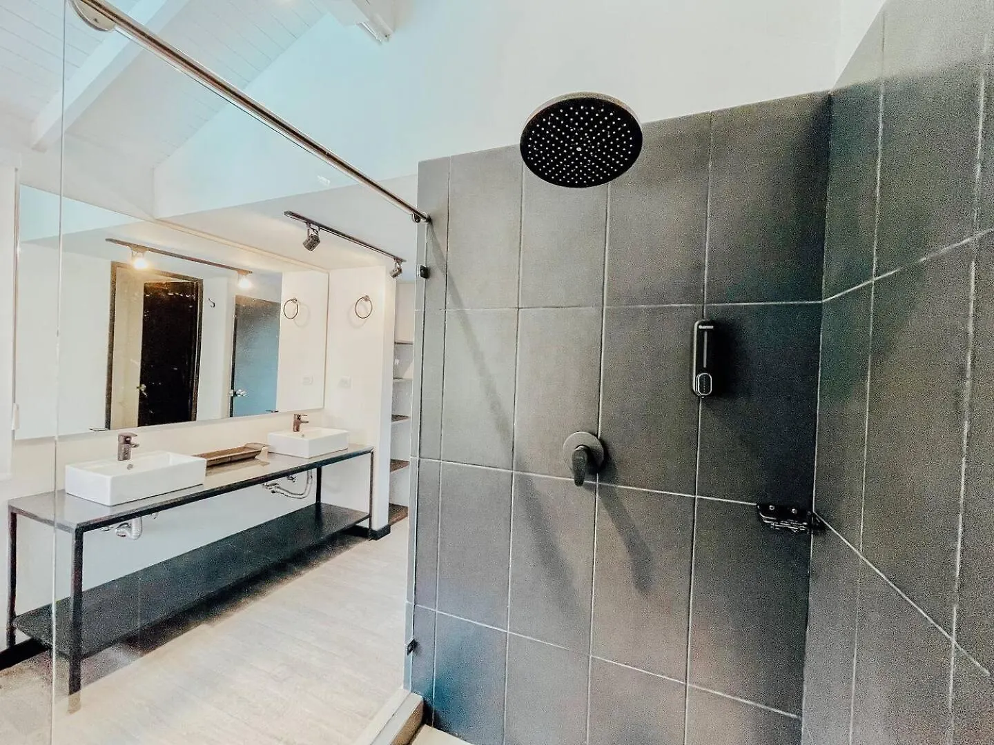 Japandi Style House 3 Bedroom & Bathtub Medellin 0*,