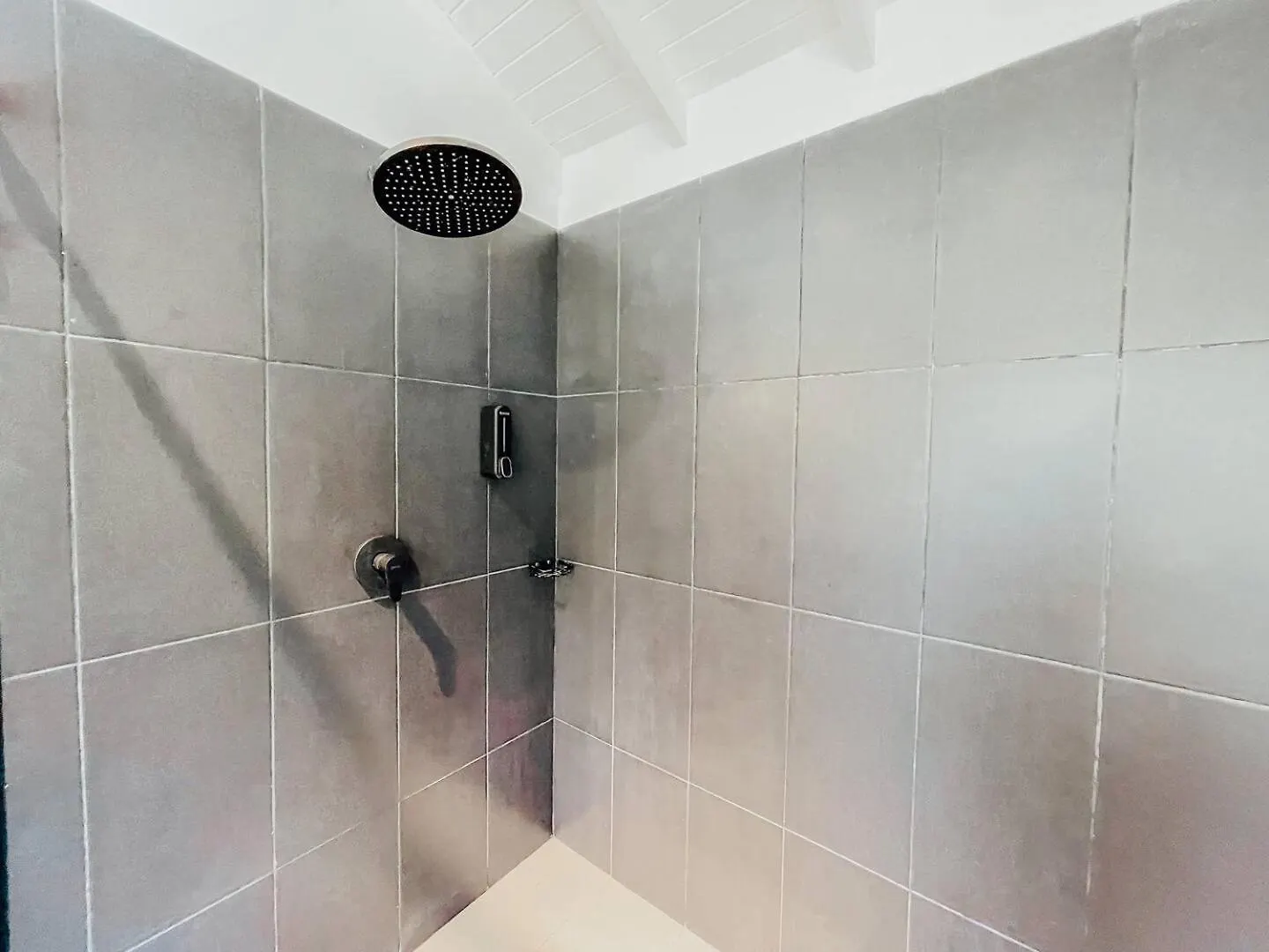 Japandi Style House 3 Bedroom & Bathtub Medellin 0*,  Colombia