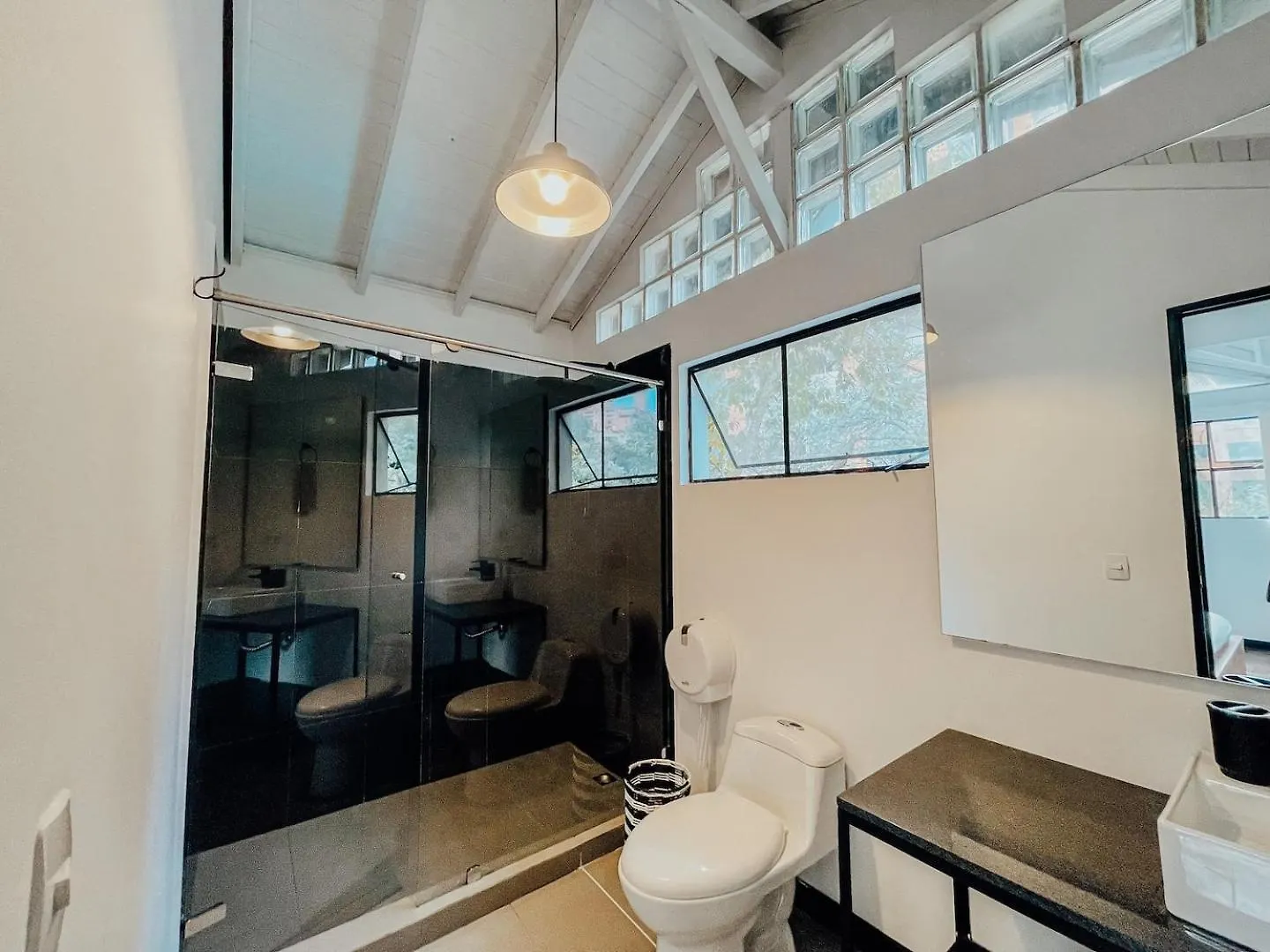 Apartment Japandi Style House 3 Bedroom & Bathtub Medellin Colombia