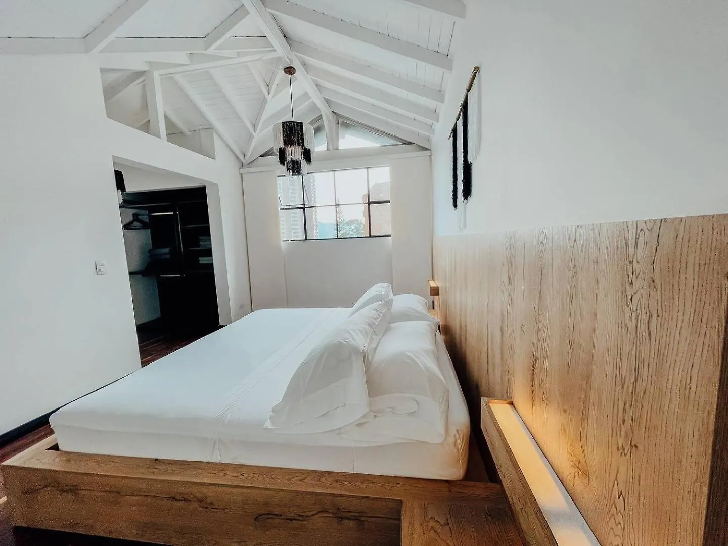 Apartment Japandi Style House 3 Bedroom & Bathtub Medellin