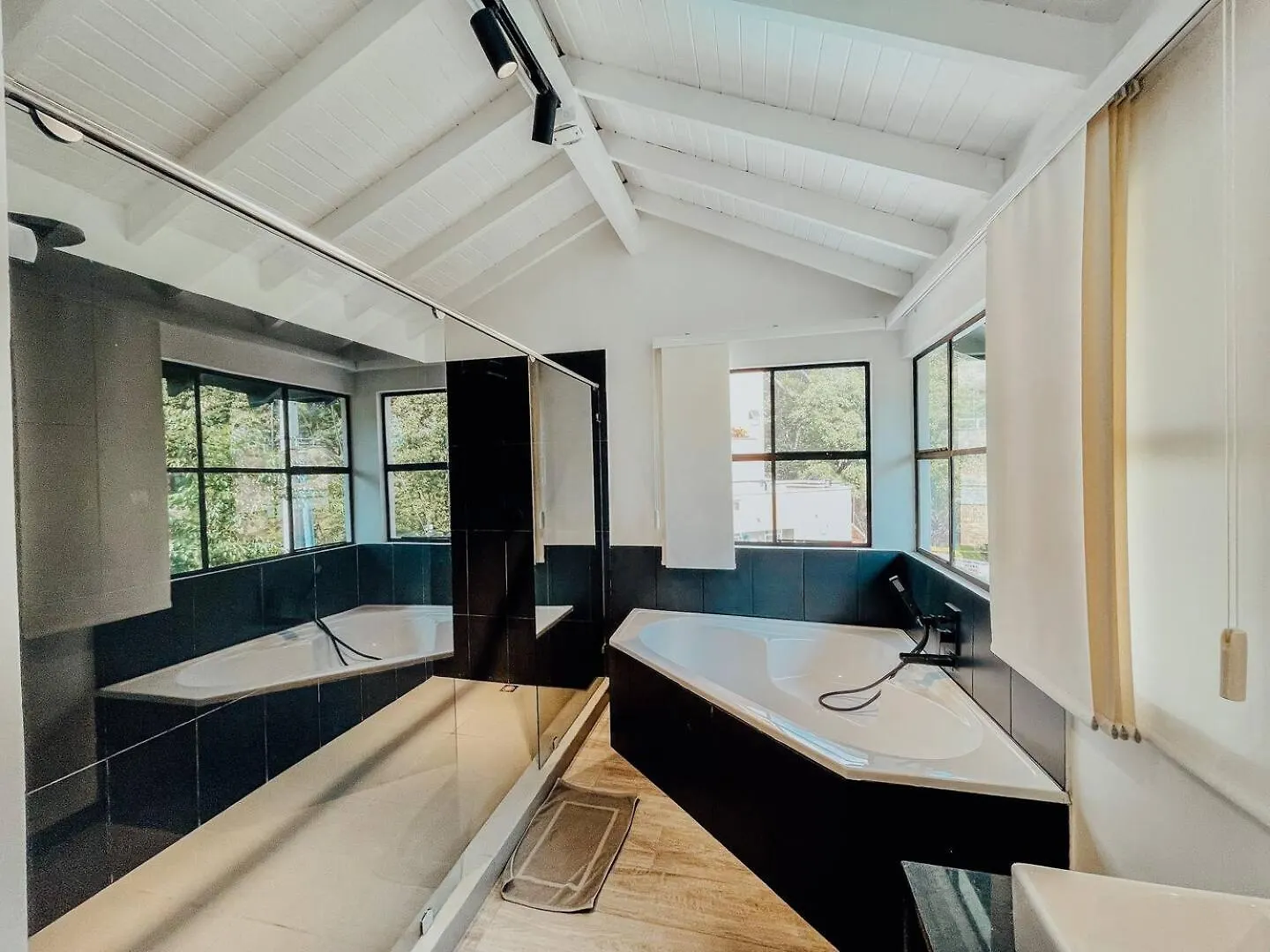 Japandi Style House 3 Bedroom & Bathtub Medellin Apartment