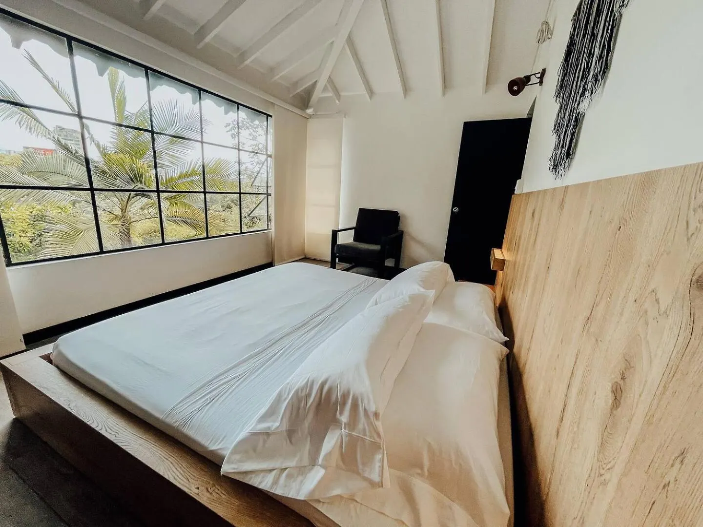Japandi Style House 3 Bedroom & Bathtub Medellin
