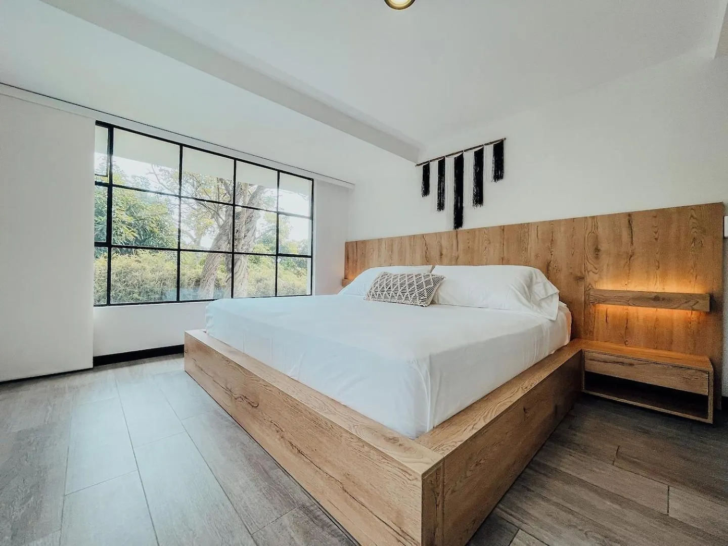 Japandi Style House 3 Bedroom & Bathtub Medellin Apartment
