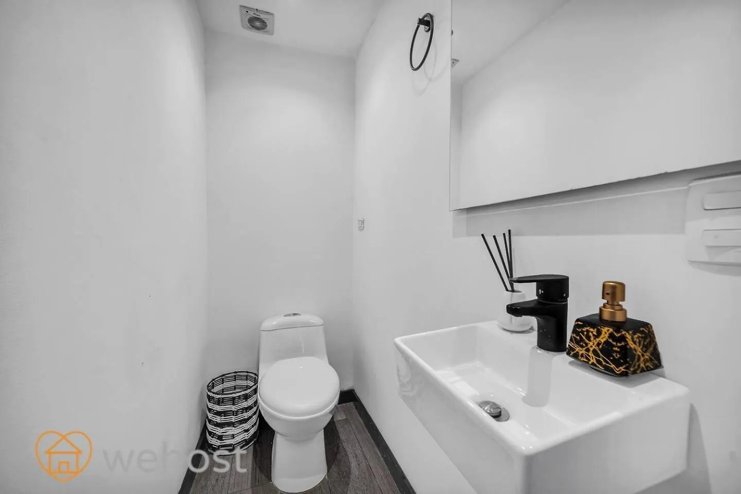 Japandi Style House 3 Bedroom & Bathtub Medellin