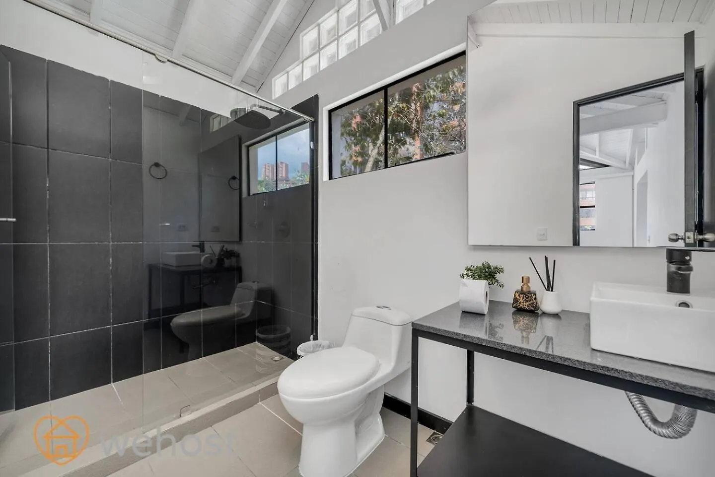 Japandi Style House 3 Bedroom & Bathtub Medellin Apartment