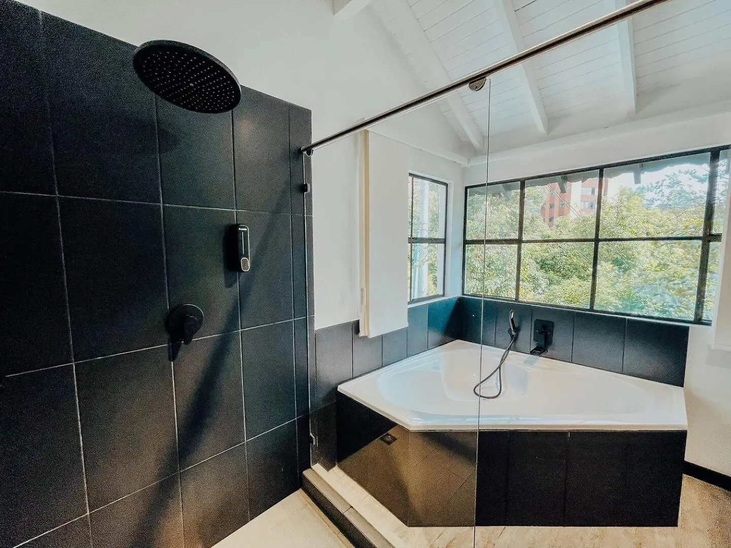 Japandi Style House 3 Bedroom & Bathtub Medellin Apartment